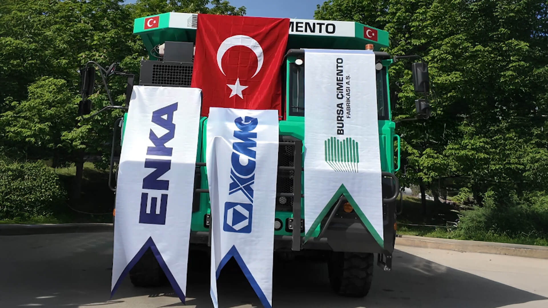 ENKA Pazarlama, Bursa Beton’a 5 adet XCMG elektrikli maden kamyonu teslim etti.